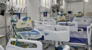 equipamentos-medicos-respiradores-ft-Rpgerio-Santana-gov-do-rio-ft-baixada-do-ag-brasil-300x165-1
