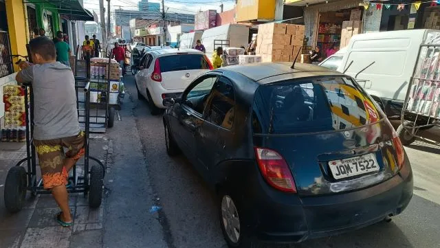 l8FAvx2c-transito-Rua-Barao-de-Cotegipe-1-jpg