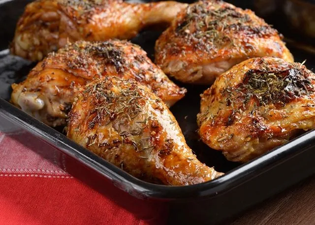 mYSCXx6o-Sobrecoxa-de-Frango-com-Biscoito-de-Gergelim-imagem-ilustrativa-foto-reproducao-internet-jpg