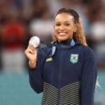 rebeca-andrade-medalha-de-prata-olimpiadas1-300x204-1