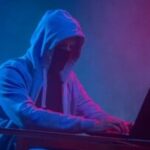 stalker-hacker-foto-master1305-freepik-300x200-1