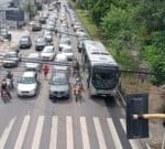 transito-avenida-joao-durval-300x135-1