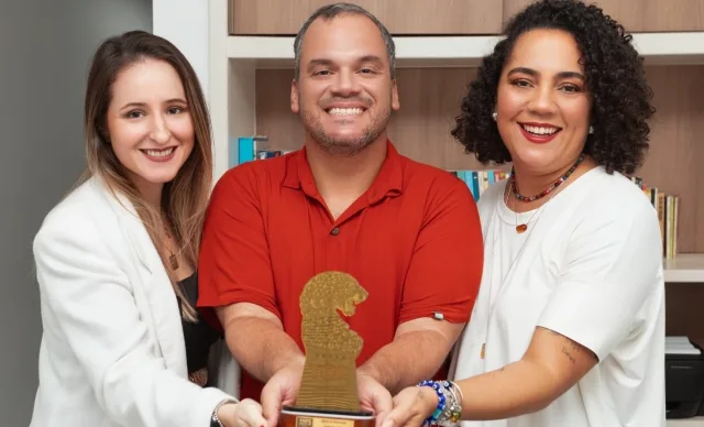w7EgOSpo-Comunicativa-recebe-premio-Top-Mega-Brasil-1-jpg