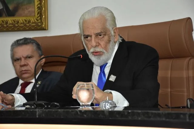 y0PWWg8W-jornalista-carlos-lima-jpg