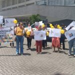 AlEs3Qyj-Maes-de-criancas-com-autismo-realizam-manifestacao-em-frente-ao-Forum-contra-planos-de-saude-3