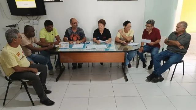 D5cA1aLY-Reuniao-Sindicato-dos-bancarios-ft-paulo-jose-acorda-cidade-jpg