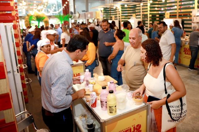 DgcurNxG-festival-de-queijo