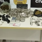 DhKtNo08-Policiais-Civis-desarticulam-centro-de-distribuicao-de-drogas-em-Feira-de-Santana-jpg