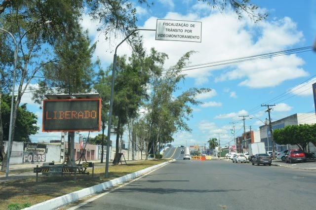EsqUGvqQ-transito-getulio-vargas