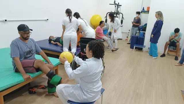 G89Blheh-Servico-de-fisioterapia-na-Unex-ft-paulo-jose-acorda-cidade4-jpg