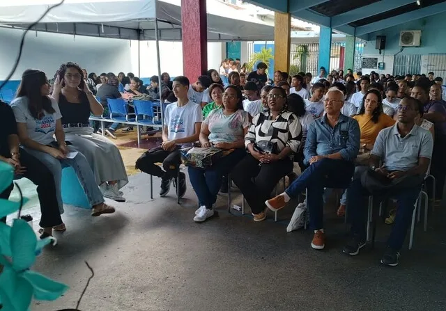INJV7msf-Colegio-desenvolve-evento-literario-como-incentivo-a-leitura-para-os-estudantes-1-jpeg