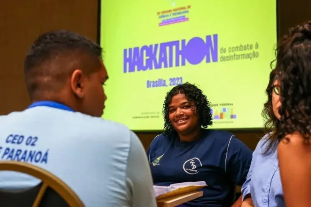LgEaaBse-Estudantes-do-ensino-medio-no-DF-participam-do-Hackaton-em-2023-jpg
