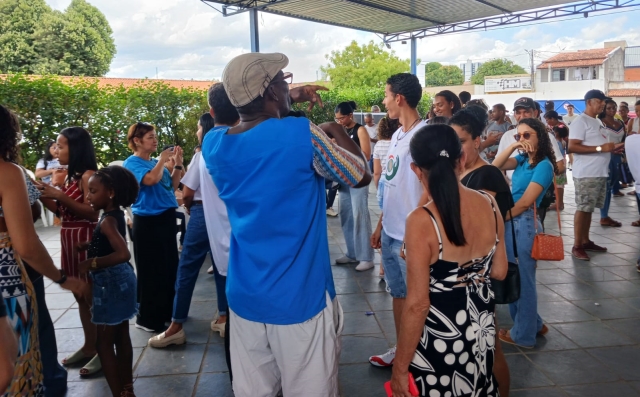 M9PVJ0nj-Feira-Social-da-Associacao-de-Surdos-de-Feira-de-Santana-ft-ney-silva-acorda-cidade