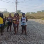 N2MPHh39-Moradoras-do-Residencial-Habitat-do-Sertao-no-Campo-do-Gado-ft-paulo-jose-acorda-cidade2-jpg