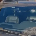 QZiYDwED-para-brisa-carro-atingido-disparos-arma-de-fogo-foto-reproducao-g1-jpg