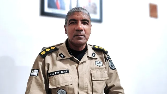 Tn94inJN-Coronel-PM-Lopes-ft-Ed-Santos-do-Acorda-Cidade-jpg