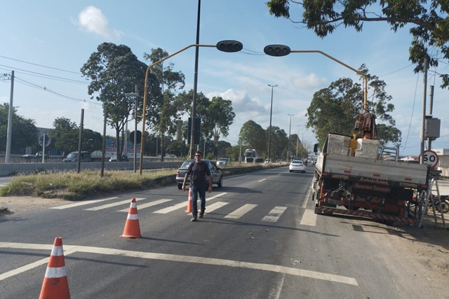 V7JmhQgQ-semaforodabr116norte-2