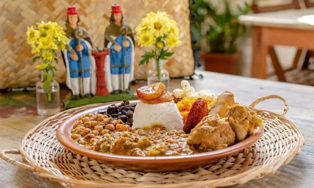 cRtjenfV-caruru-comida-tipica-baina-sao-cosme-e-damiao-foto-Jonas-Santana-Gov-da-Bahia