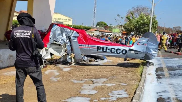 tUQlhmEO-aviao-cai-em-teresina-foto-Gil-Oliveira-TV-Clube-jpg