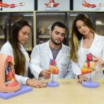 wYDyNEeY-Estudantes-Medicina_Laboratorio-3D-na-Unex