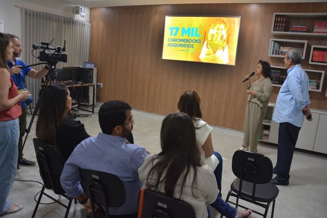 y2HHtOOA-live-da-educacao