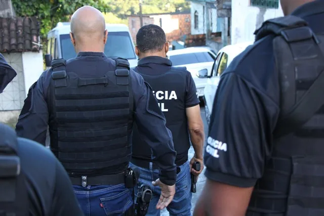 zD8CQkTr-policiaisEmCampo2_0-jpeg