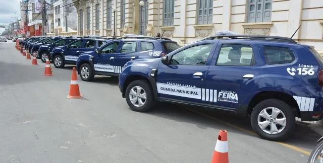 zYRpJPjk-carros-agentes-guarda-municipal-de-feira-de-santana-foto-ed-santos-acorda-cidade2-jpg