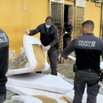 5ScwIbc1-revista-no-conjunto-penal-de-feira