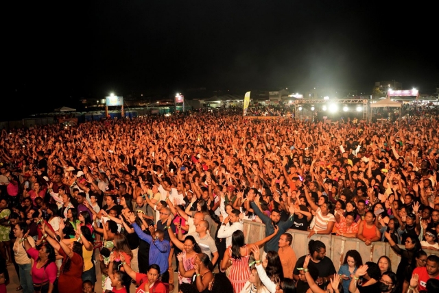 CI7Zlv9n-Canta-Bahia-em-Feira-de-Santana