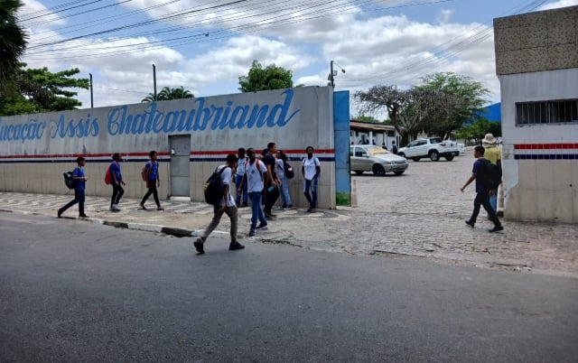 CT6KxLGG-Cento-Integrado-de-Educacao-Assis-Chateaubriand-ft-ney-silva-acorda-cidade2