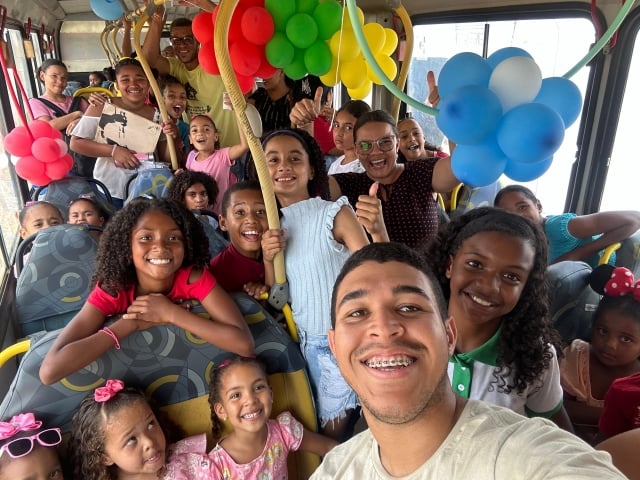 EV8PGkI7-Escola-celebra-Dia-das-Criancas-com-gincana-estudantil-e-passeio-recreativo-no-distrito-de-Tiquarucu6