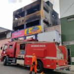 EcFKKhd8-Incendio-na-Rua-Miguel-Mathias-no-Centro-de-Abastecimento-ft-ed-santos-acorda-cidade2