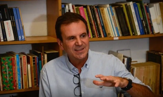 FqtuiHxI-eduardo-paes