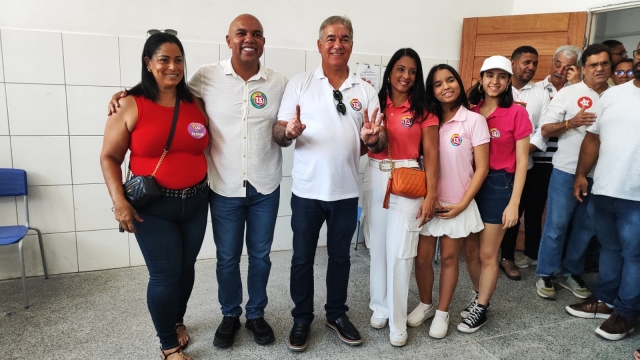 IRtYEl4X-Ze-Neto-vota-em-Feira-de-Santana-ft-ed-santos-acorda-cidade1