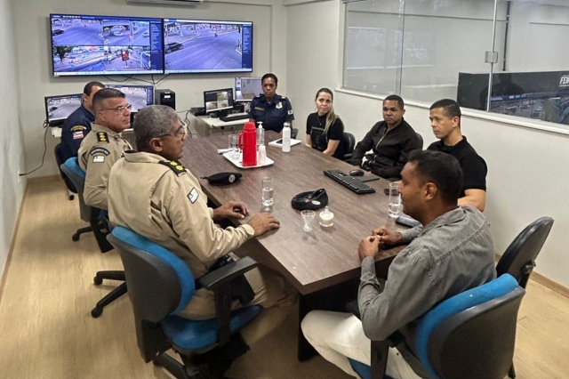 ItzQuNgf-Autoridades-da-Policia-Militar-visitam-CCO