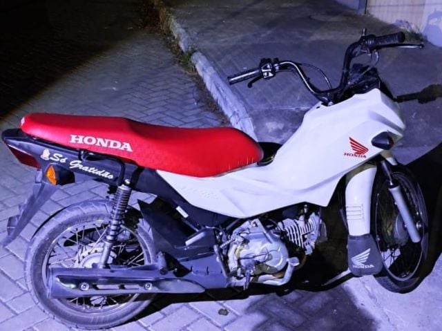 KEAbymlc-motocicleta-pop-recuperada-foto-reproduucao