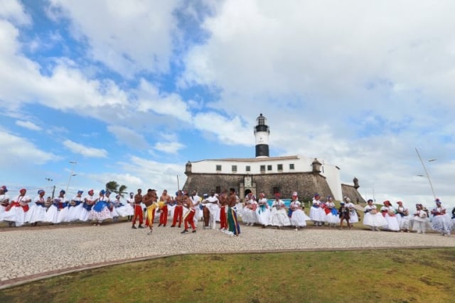 ObUBs7ZK-Farol-da-Barra