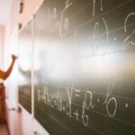 SVMLGjVT-professora-foto-freepik