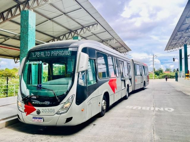 WpbKV8iL-onibus