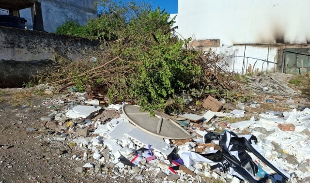 bP5z1cHz-Terreno-baldio-Praca-2-de-julho-foto-paulo-jose-acorda-cidade3