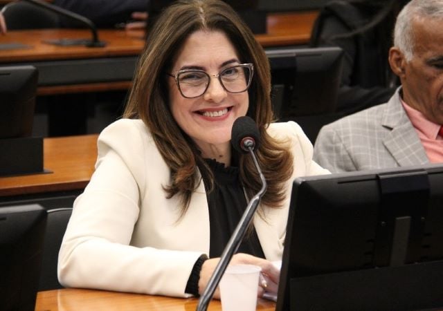 q1ovmhCq-Deputada-Rogeria-Santos
