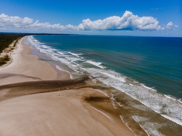 qSp8NArO-Praia-de-Guaibim