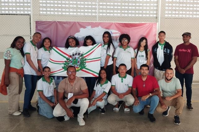v26SCO65-alunos-de-feira-de-santana-representando-a-cidade-com-trabalhos-matematicos-foto-divulgacao