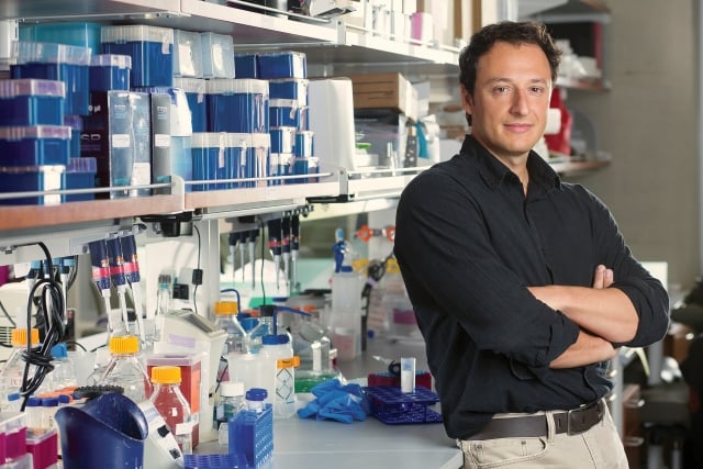 3wiVfOL8-O-Prof.-Dr.-Alysson-Muotri-no-Muotri-Lab-na-Universidade-da-California-em-San-Diego
