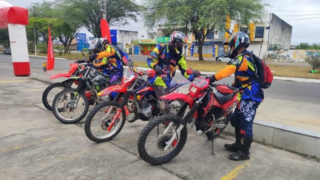 Entro-Fura-Pneu-de-Trilheiros-em-Feira-de-Santana-ft-ed-santos-6