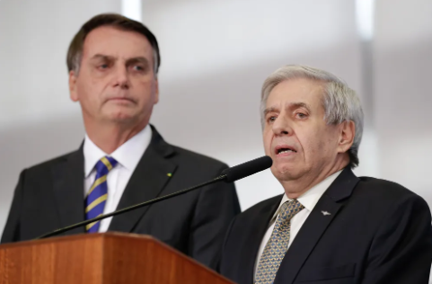 General-Heleno-e-o-ex-presidente-Jair-Bolsonaro-em-imagem-de-arquivo-E28094-Foto-Divulgacao-Carolina-Antunes-PR