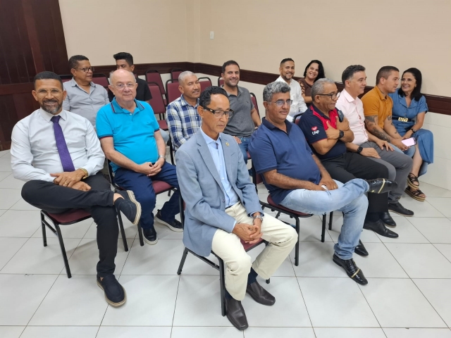 Jose-Ronaldo-reune-vereadores-para-decidir-quem-vai-presidir-camara-em-2025-ft-paulo-jose-acorda-cidade