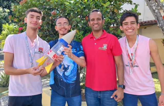 OVoKxUYh-Colegio-Santo-Antonio-estudantes-participam-da-Jornada-dos-Foguetes-no-Rio-de-Janeiro-ft-ney-silva-acorda-cidade2