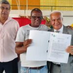 Prefeitura-entre-escrituras-a-moradores-do-conjunto-Paulo-Souto-em-Feira-de-Santana-1