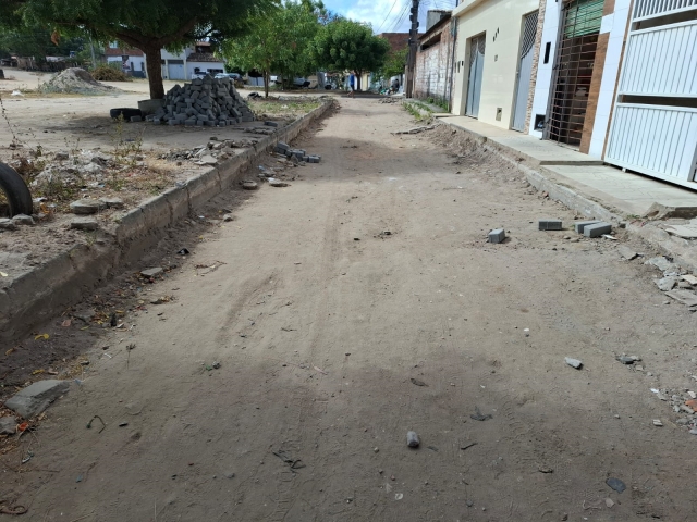 Rua-25-de-dezembro-bairro-Muchila-ft-paulo-jose-acorda-cidade1